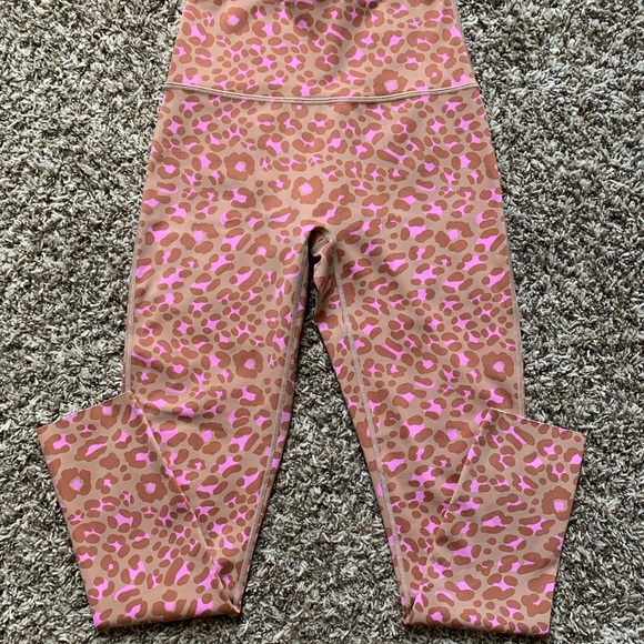 Offline by Aerie Butter Soft Cheetah Leggings M - Picture 3 of 5